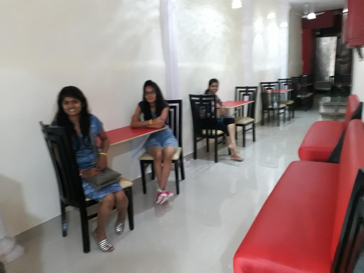 Town Hostel Mumbai - Ac Dormitory Exterior photo