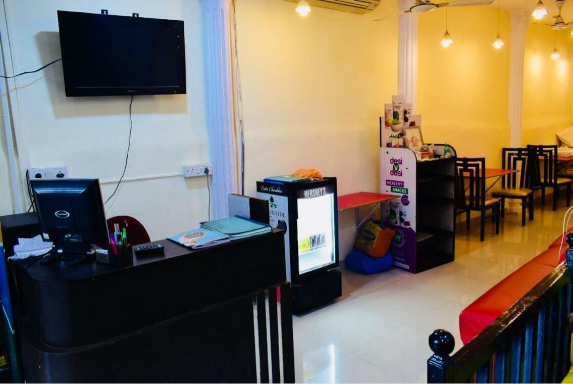 Town Hostel Mumbai - Ac Dormitory Exterior photo