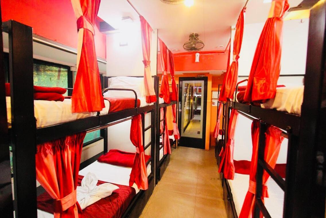 Town Hostel Mumbai - Ac Dormitory Exterior photo